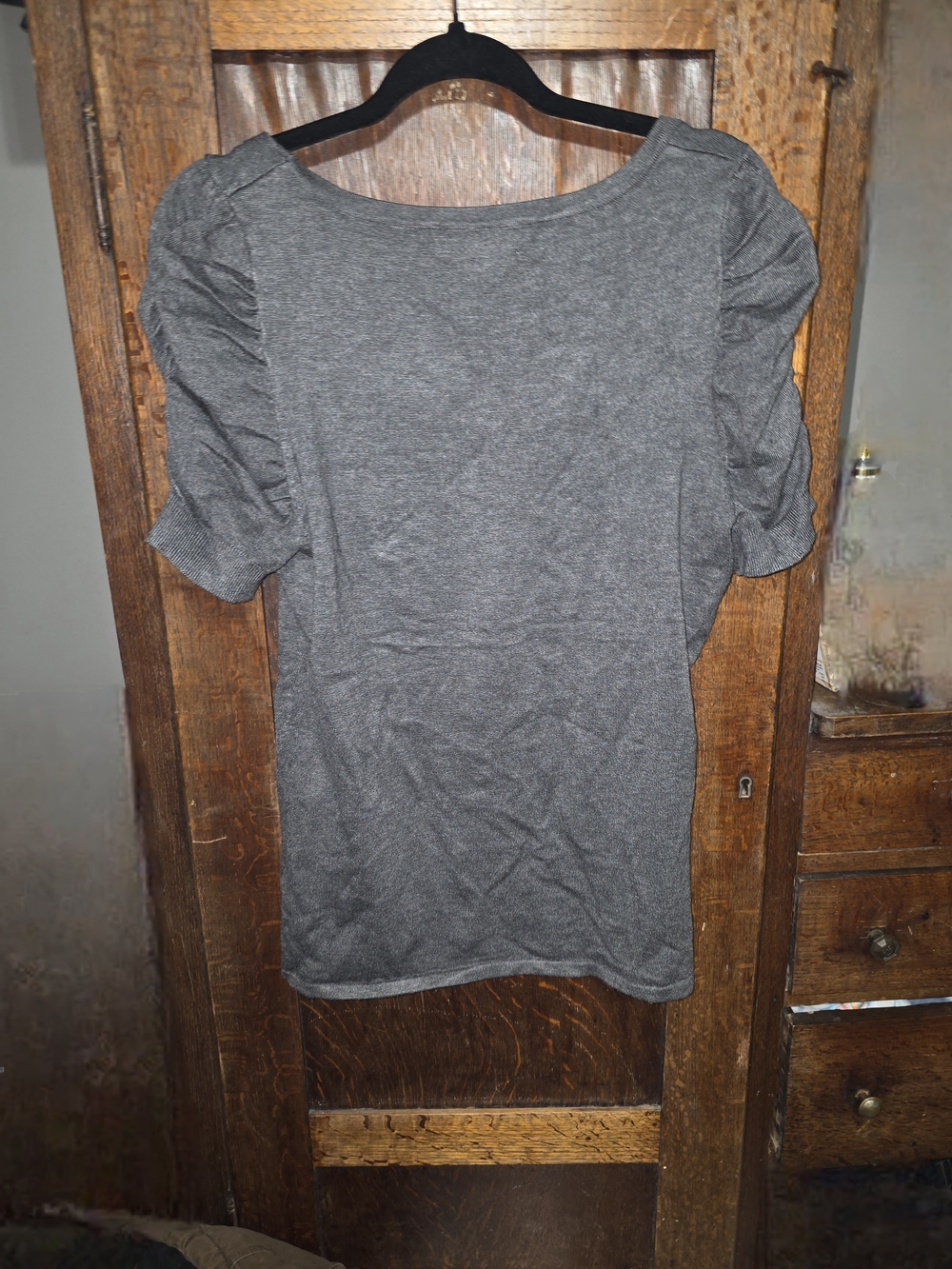 Carolyn Taylor Gray Puff Sleeve Knit Top